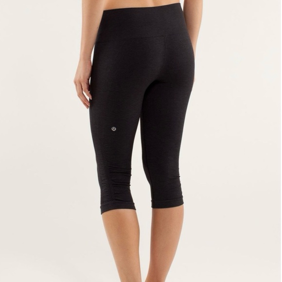 LULULEMON Black In The Flow Crop Seamless Mid Rise Active Yoga Capri Leggings 8 - Picture 10 of 12